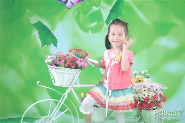 女兒的照片書已經(jīng)好幾本了，暫時(shí)不做這類產(chǎn)品，不過臺(tái)歷和賀卡是要嘗試的